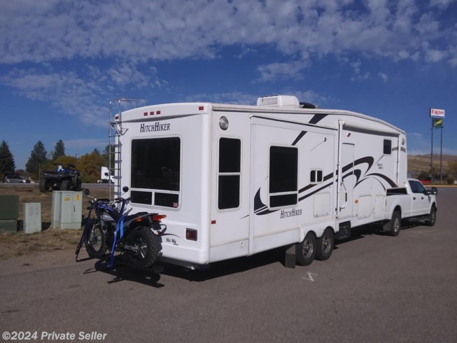 2007 Nu-Wa Hitchhiker Discover America Center Kitchen - Used Fifth Wheel For Sale by Jeffrey in La Grande, Oregon