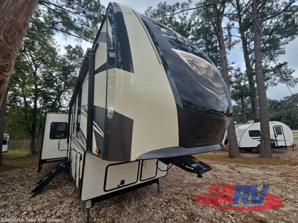 2020 Sierra 387MKOK by Forest River from Fun Town RV - Orange in Orange, Texas