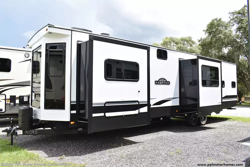 2023 Keystone Crossroads HAMPTON 380RKS RV for Sale in Summerfield, FL