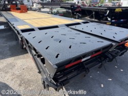 New 2027 RawMaxx FDX 25+5 14K GN available in Clarksville, Tennessee