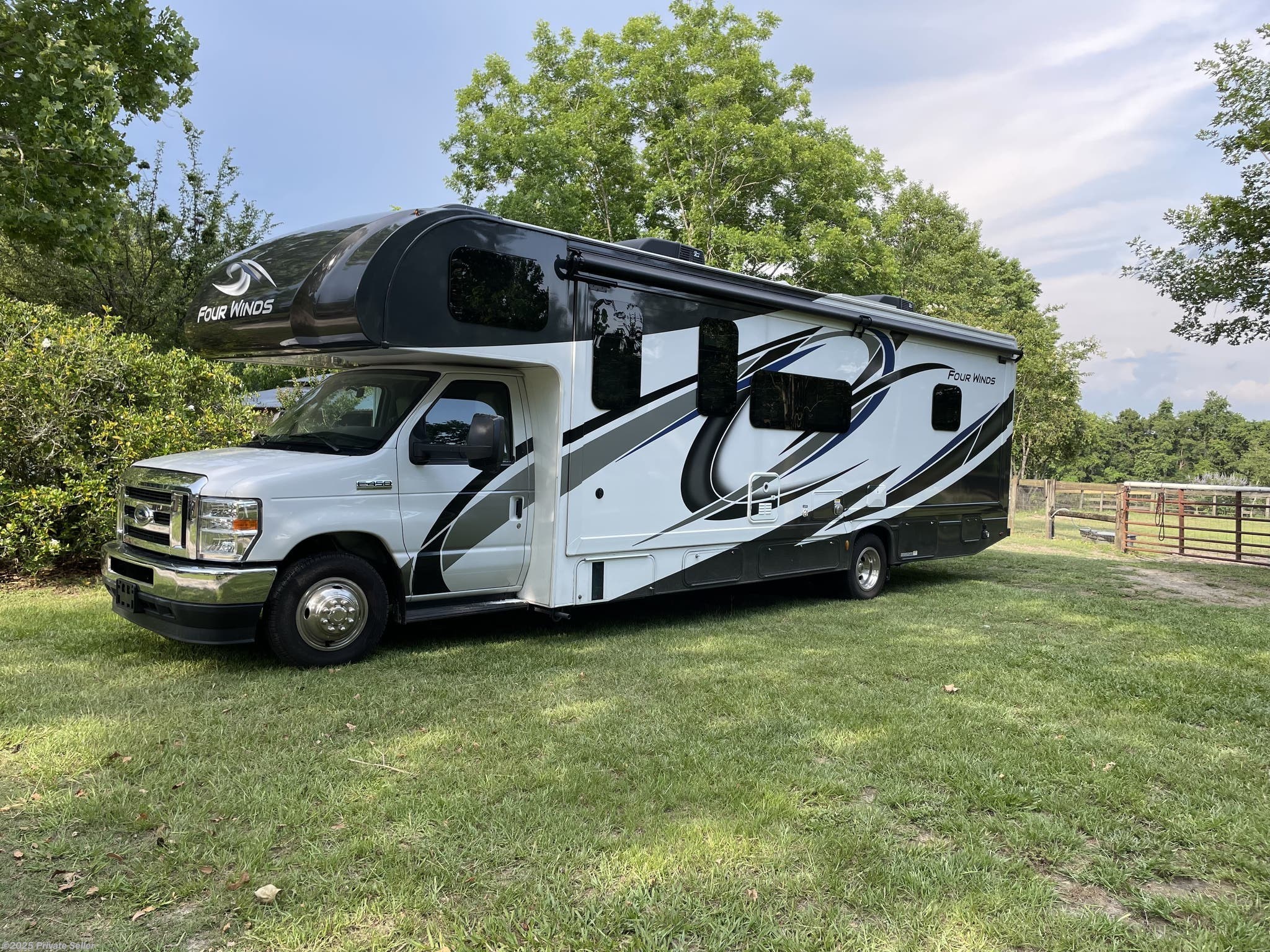 2021 Thor Motor Coach Four Winds 31W RV for Sale in Gainesville, FL