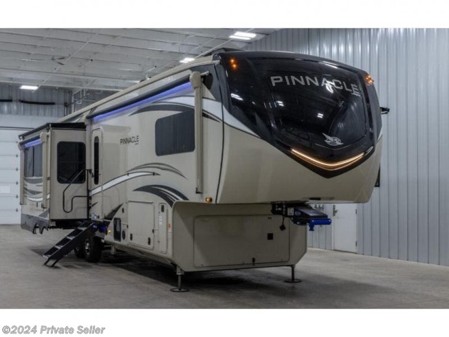 2022 Jayco Pinnacle 36SSWS - Used Fifth Wheel For Sale by Heather in Clinton, Iowa