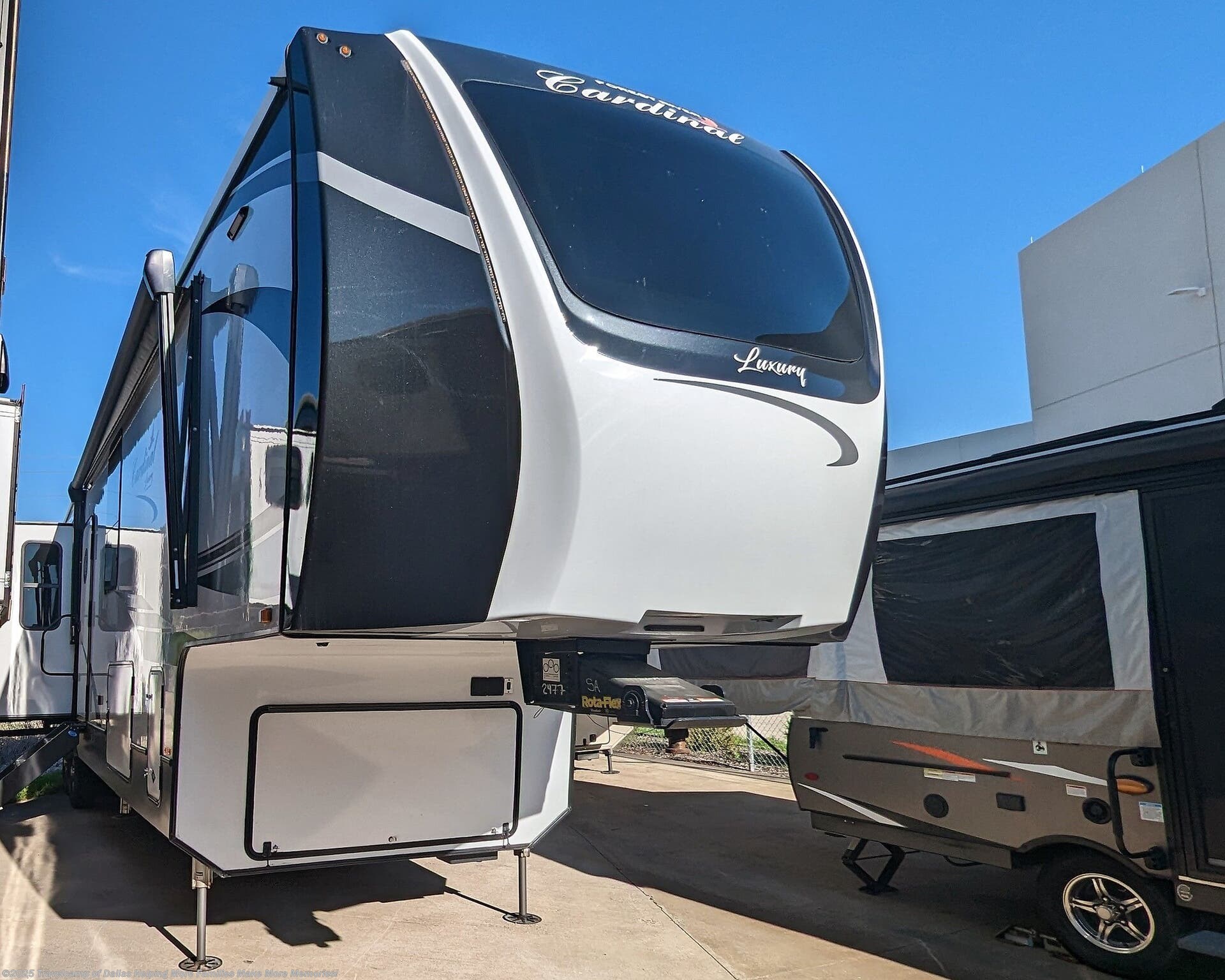 2021 Forest River Cardinal Luxury 390FBX RV for Sale in Lewisville, TX