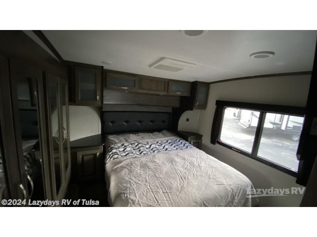2019 Dutchmen Voltage 3705 - Used Fifth Wheel For Sale by Lazydays RV of Tulsa in Claremore, Oklahoma
