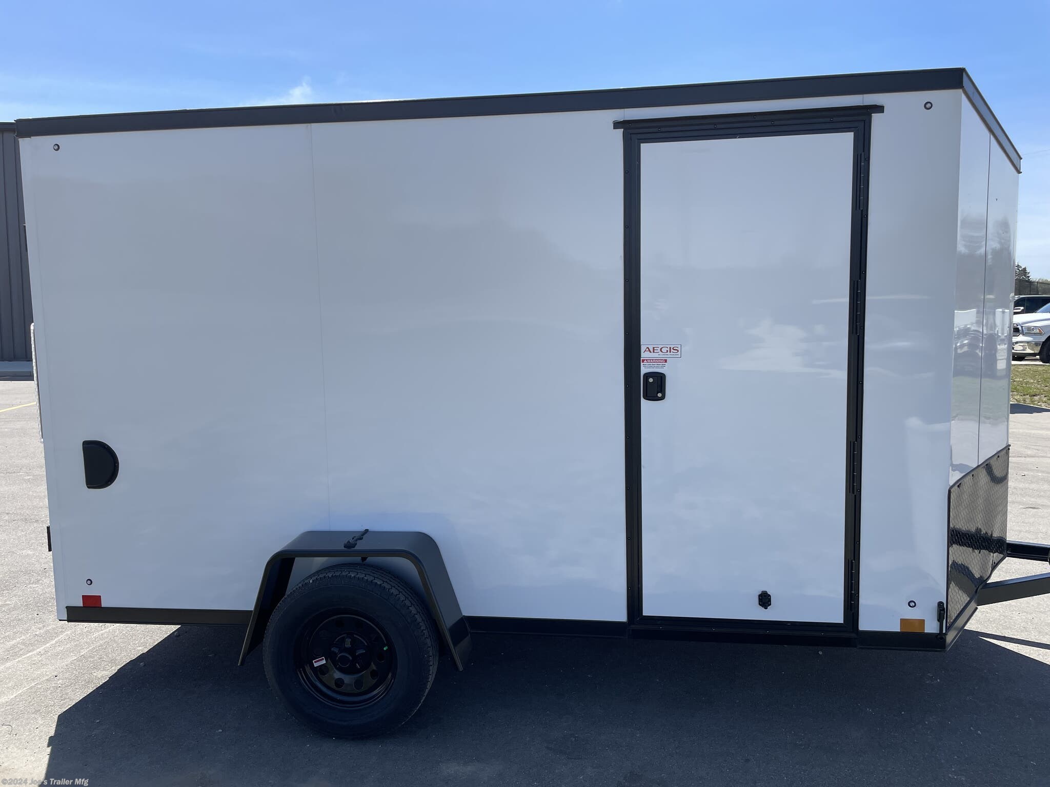 Enclosed trailer