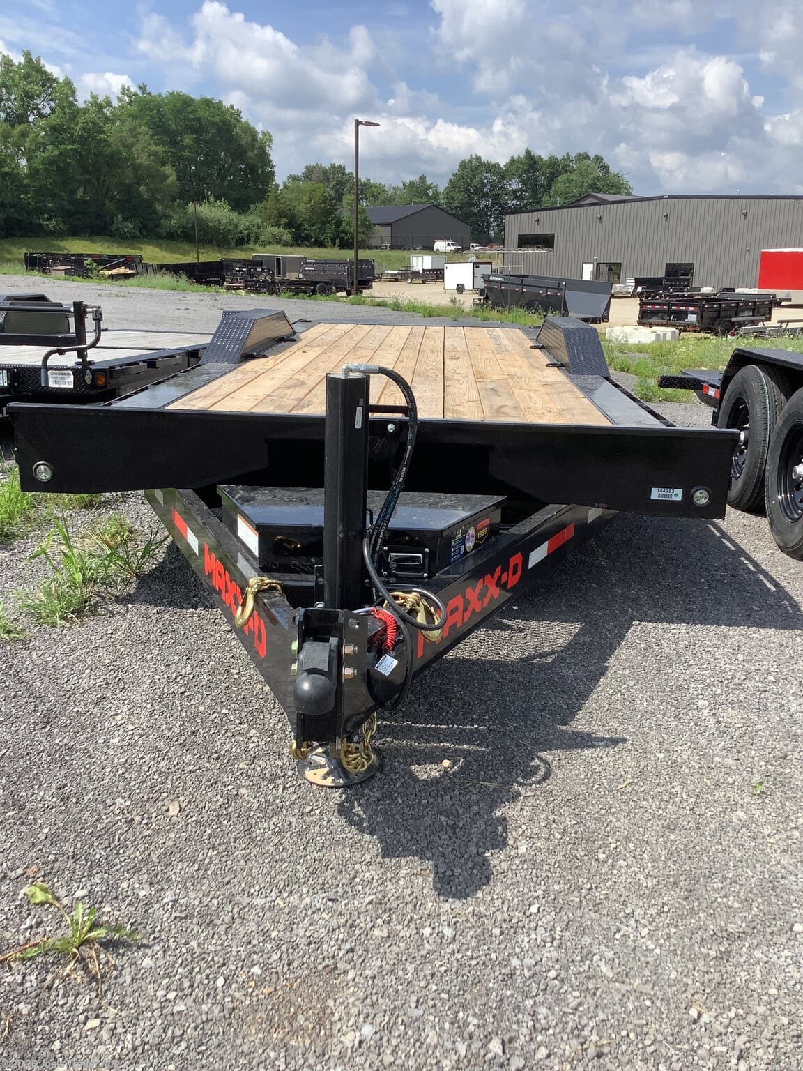 2027 MAXX-D 102x24 17500 GVWR Hydraulic Jack