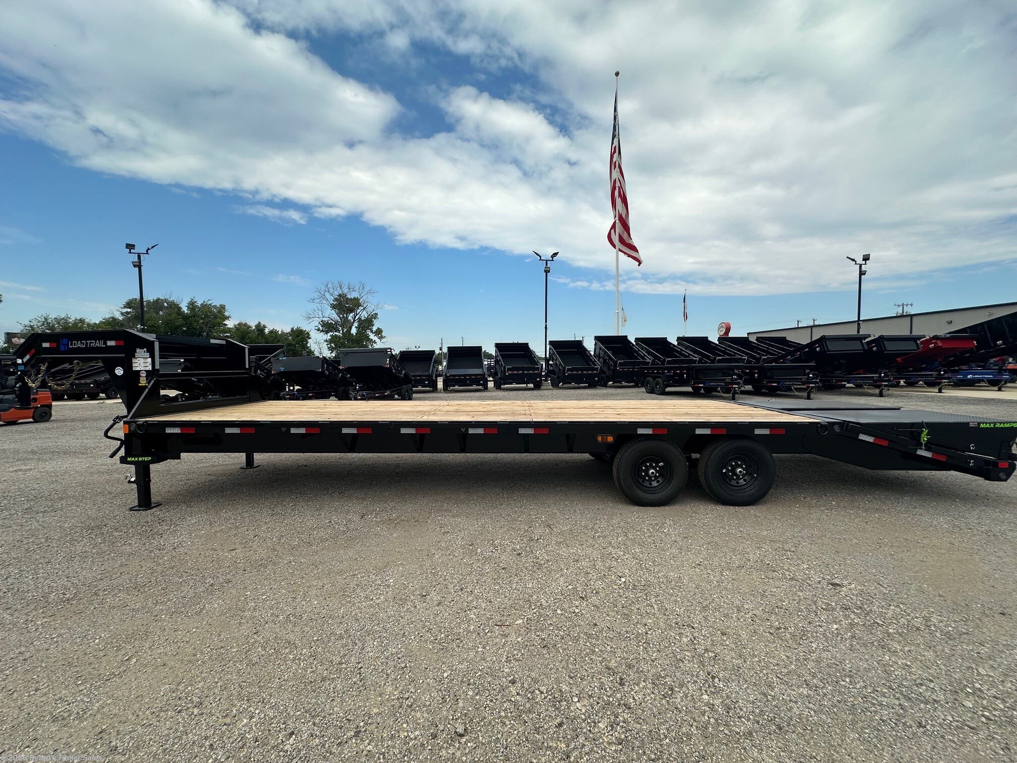 2026 Load Trail GH 102X30 - New Deckover/Flat Deck Trailer for sale by Beard's Trailer Sales in Fort Worth, Texas