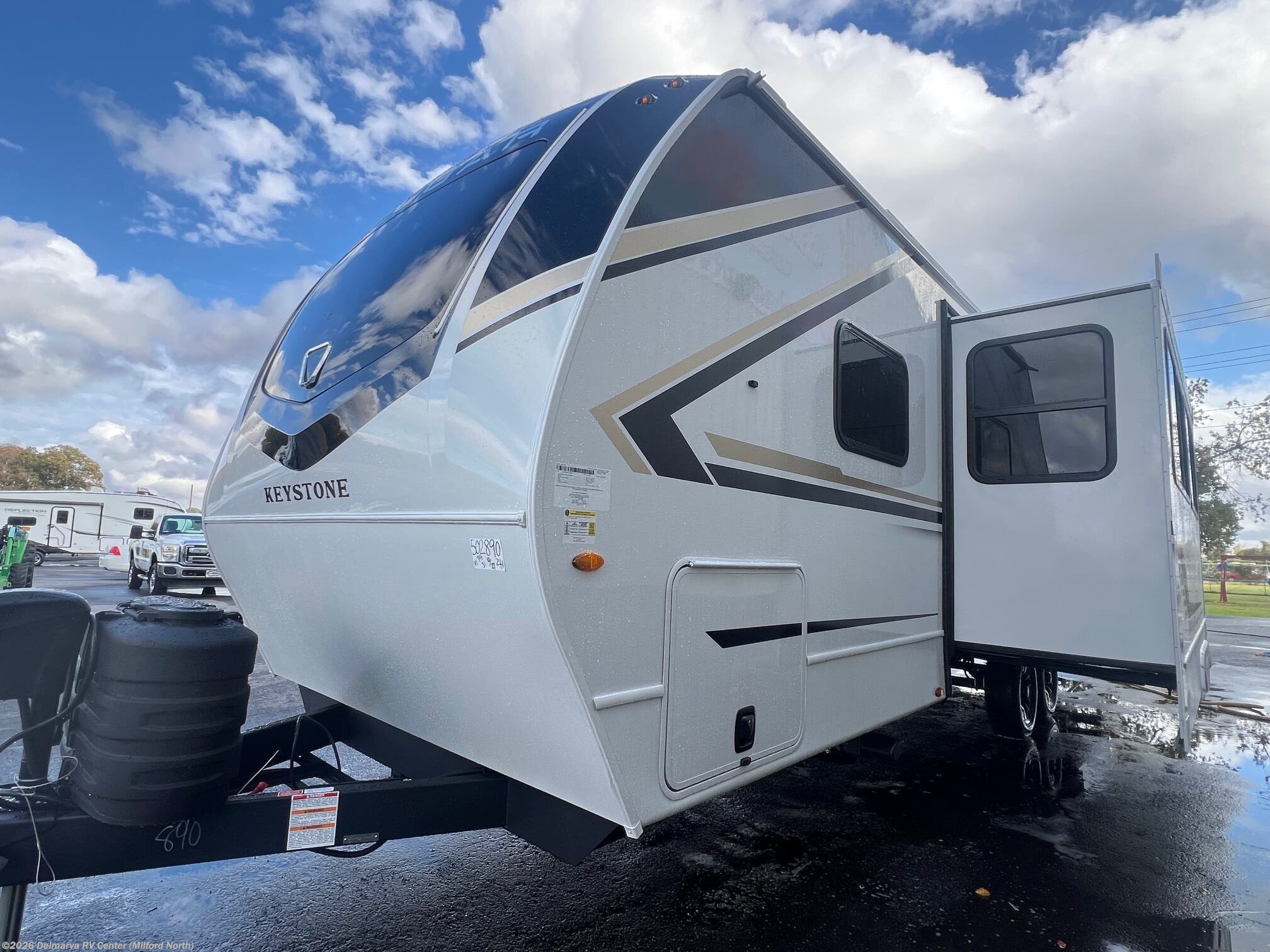 2026 Keystone Cougar Half-Ton 26LBW - New Travel Trailer For Sale by Delmarva RV Center (Milford North) in Milford North, Delaware features Washer/Dryer Prep, Fireplace, Power Awning, TV, Dinette