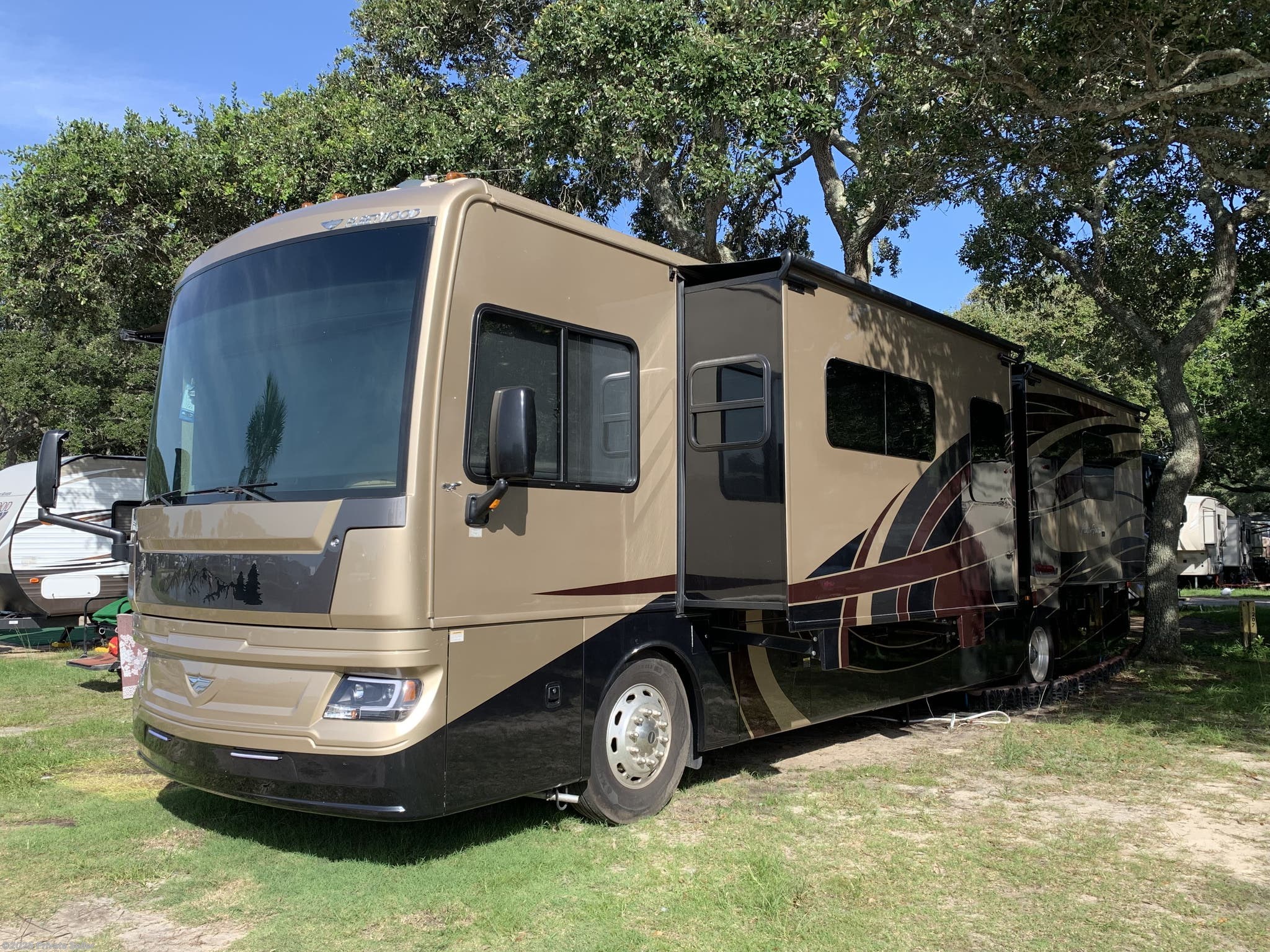 2018 Fleetwood Pace Arrow LXE 38F RV for Sale in DOYLESTOWN, PA 18901