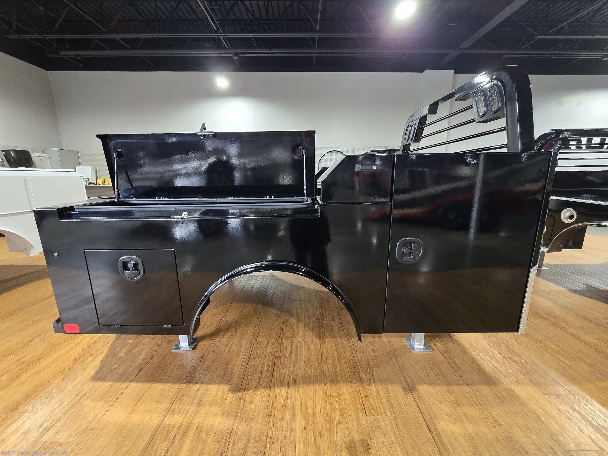 2025 Norstar SD-SERVICE BODY 60