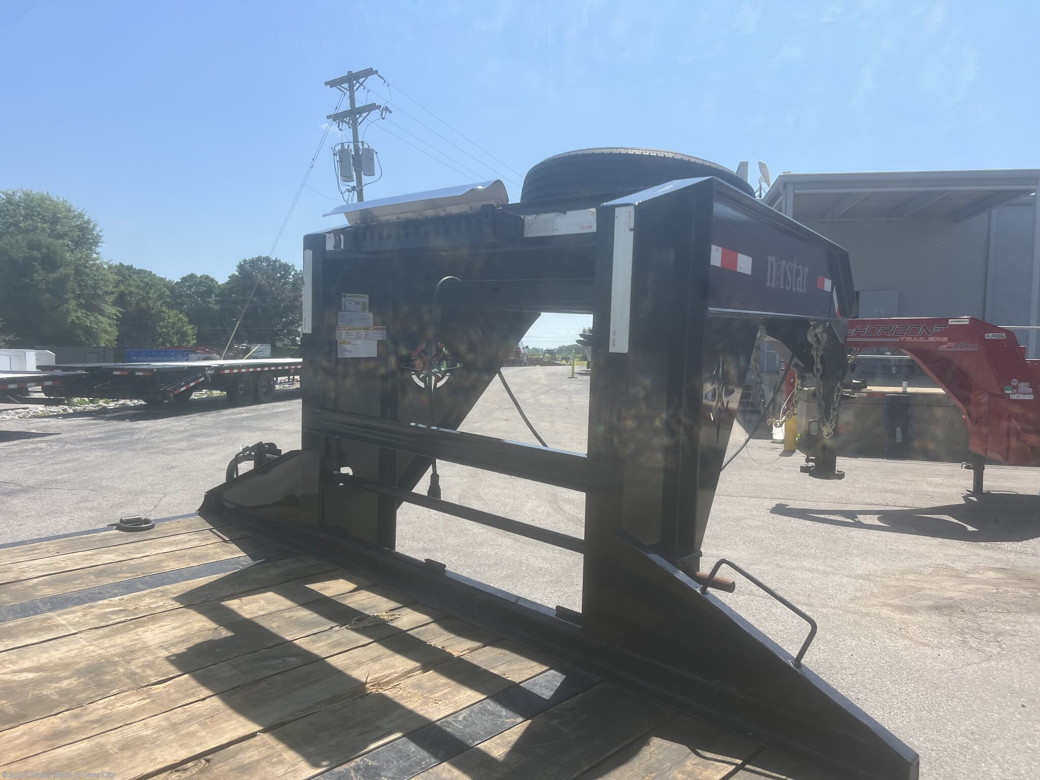 2023 22GN (20&apos;+5&apos;) Deckover Trailer by Norstar from Trailer Mart of Cave City in Cave City, Kentucky