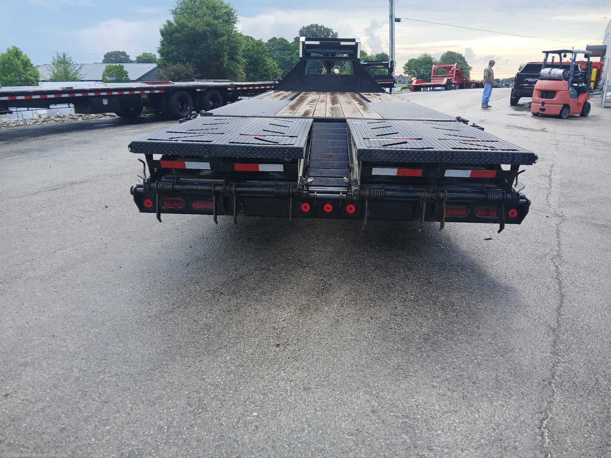 2023 IronBull 22GN (20'+5') Deckover Trailer - Used Deckover/Flat Deck Trailer for sale by Trailer Mart of Cave City in Cave City, Kentucky