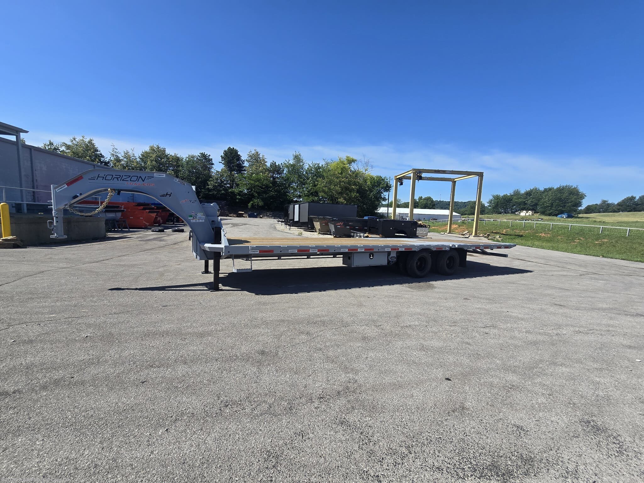 New 2026 Horizon Trailers FYZ 32' GN Hydraulic Dovetail Deckover Trailer available in Cave City, Kentucky