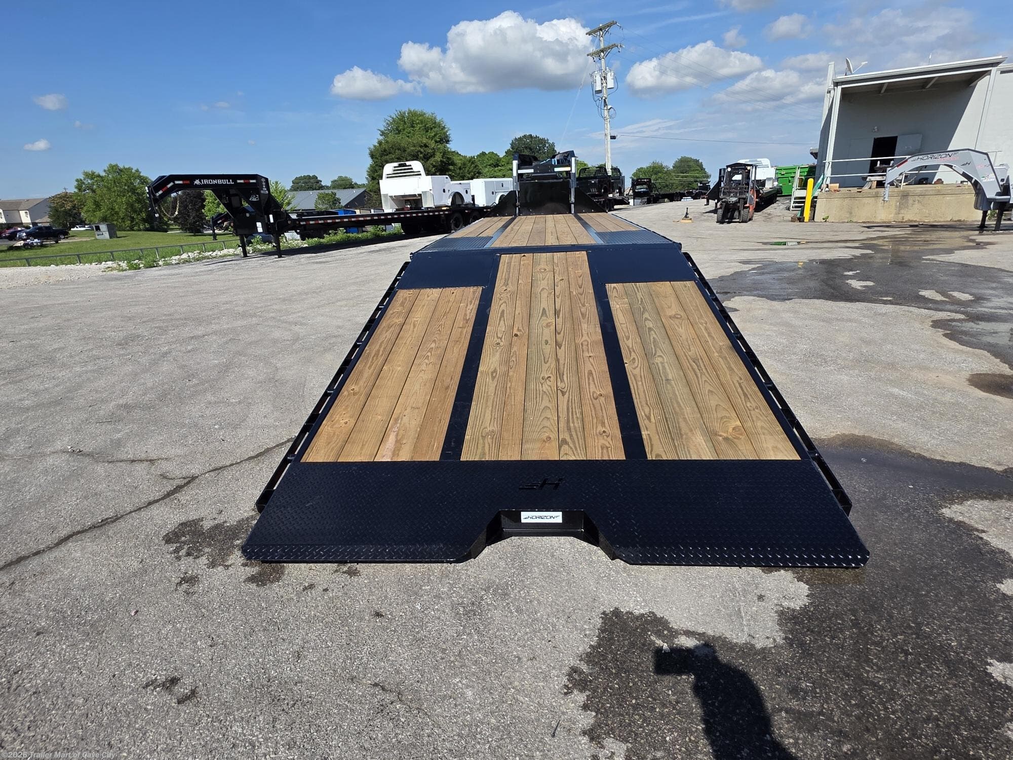 2026 Horizon Trailers FYZ 32' GN Hydraulic Dovetail Deckover Trailer - New Deckover/Flat Deck Trailer for sale by Trailer Mart of Cave City in Cave City, Kentucky