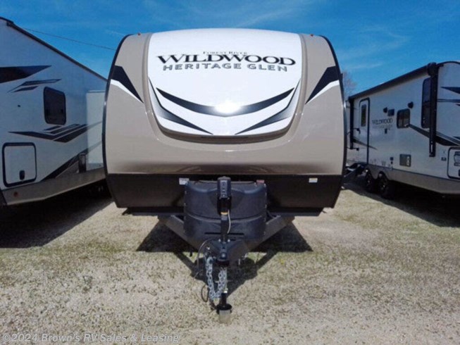 2023 Forest River Wildwood Heritage Glen Hyper-Lyte Wildwood  Heritage Glen Hyper-Lyte 26BHHL - New Travel Trailer For Sale by Brown