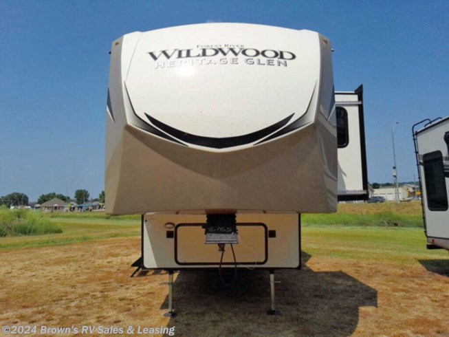 2023 Forest River Wildwood Heritage Glen 286RL - New Fifth Wheel For Sale by Brown