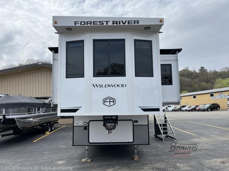 2025 Wildwood Heritage Glen ROOST43 by Forest River from Brown's RV Sales & Leasing in Guttenberg, Iowa