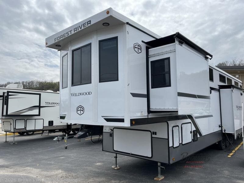New 2025 Forest River Wildwood Heritage Glen ROOST43 available in Guttenberg, Iowa