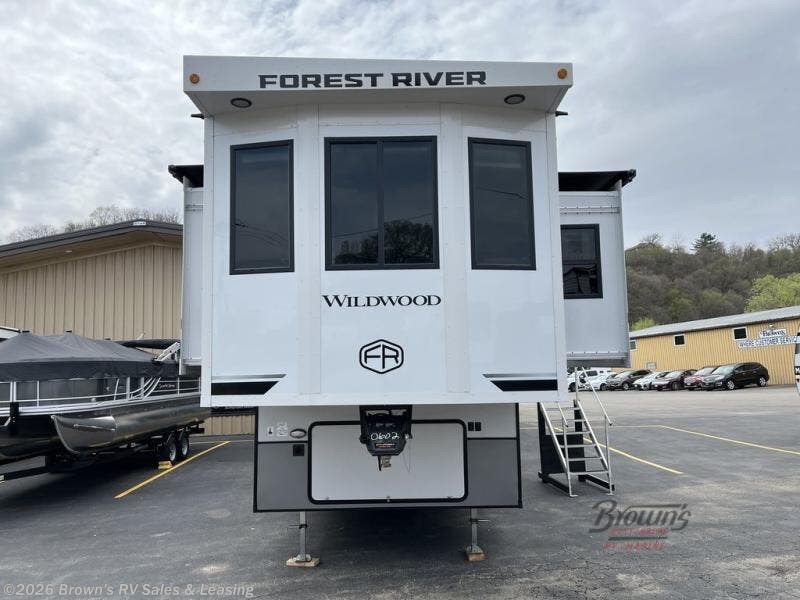 2025 Wildwood Heritage Glen ROOST43 by Forest River from Brown's RV Sales & Leasing in Guttenberg, Iowa