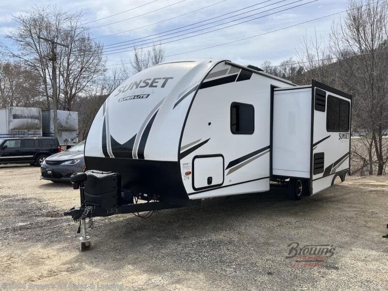 Used 2022 CrossRoads Sunset Trail SS242BH available in Guttenberg, Iowa