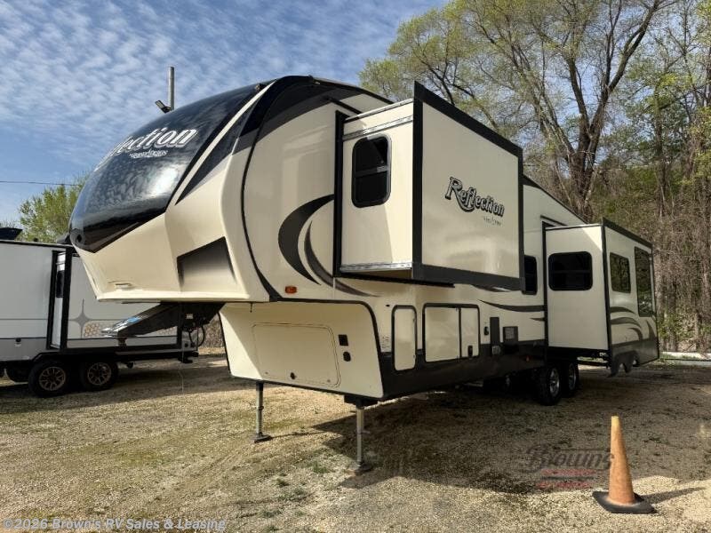 Used 2019 Grand Design Reflection 320MKS available in Guttenberg, Iowa