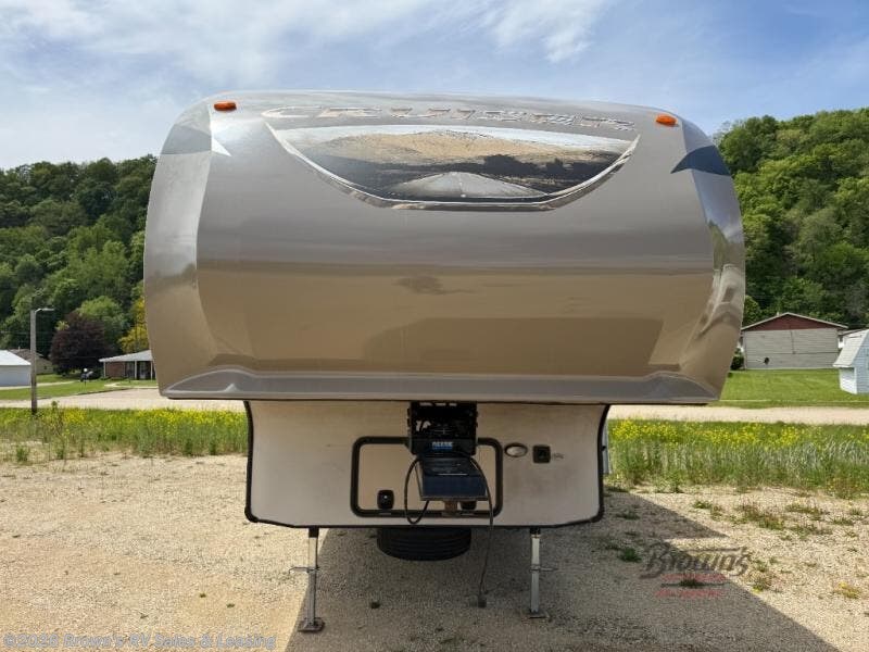 2012 CrossRoads Cruiser CF27RLX - Used Fifth Wheel For Sale by Brown's RV Sales & Leasing in Guttenberg, Iowa features Slideout