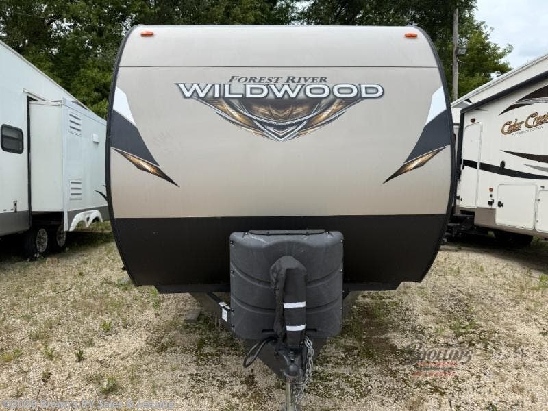 2019 Forest River Wildwood 31KQBTS - Used Travel Trailer For Sale by Brown's RV Sales & Leasing in Guttenberg, Iowa features Slideout