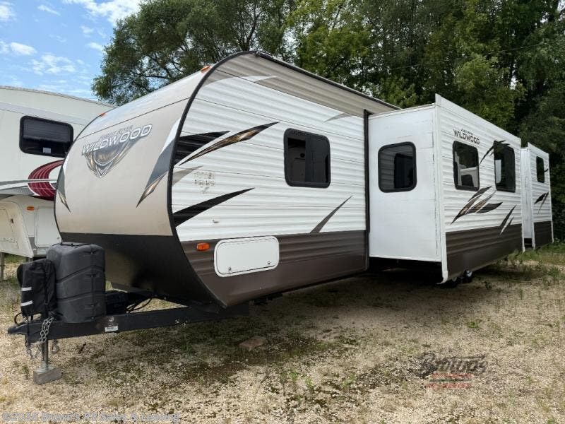 Used 2019 Forest River Wildwood 31KQBTS available in Guttenberg, Iowa
