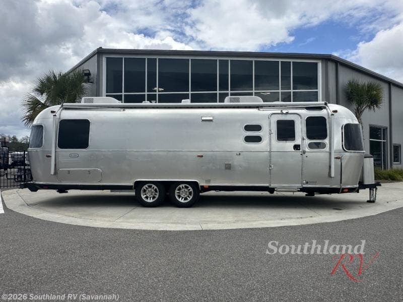 2025 Classic 30RB by Airstream from Southland RV in Savannah, Georgia