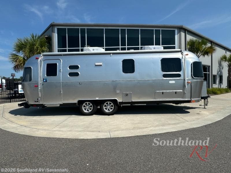 New 2027 Airstream Flying Cloud 27FB Twin available in Savannah, Georgia