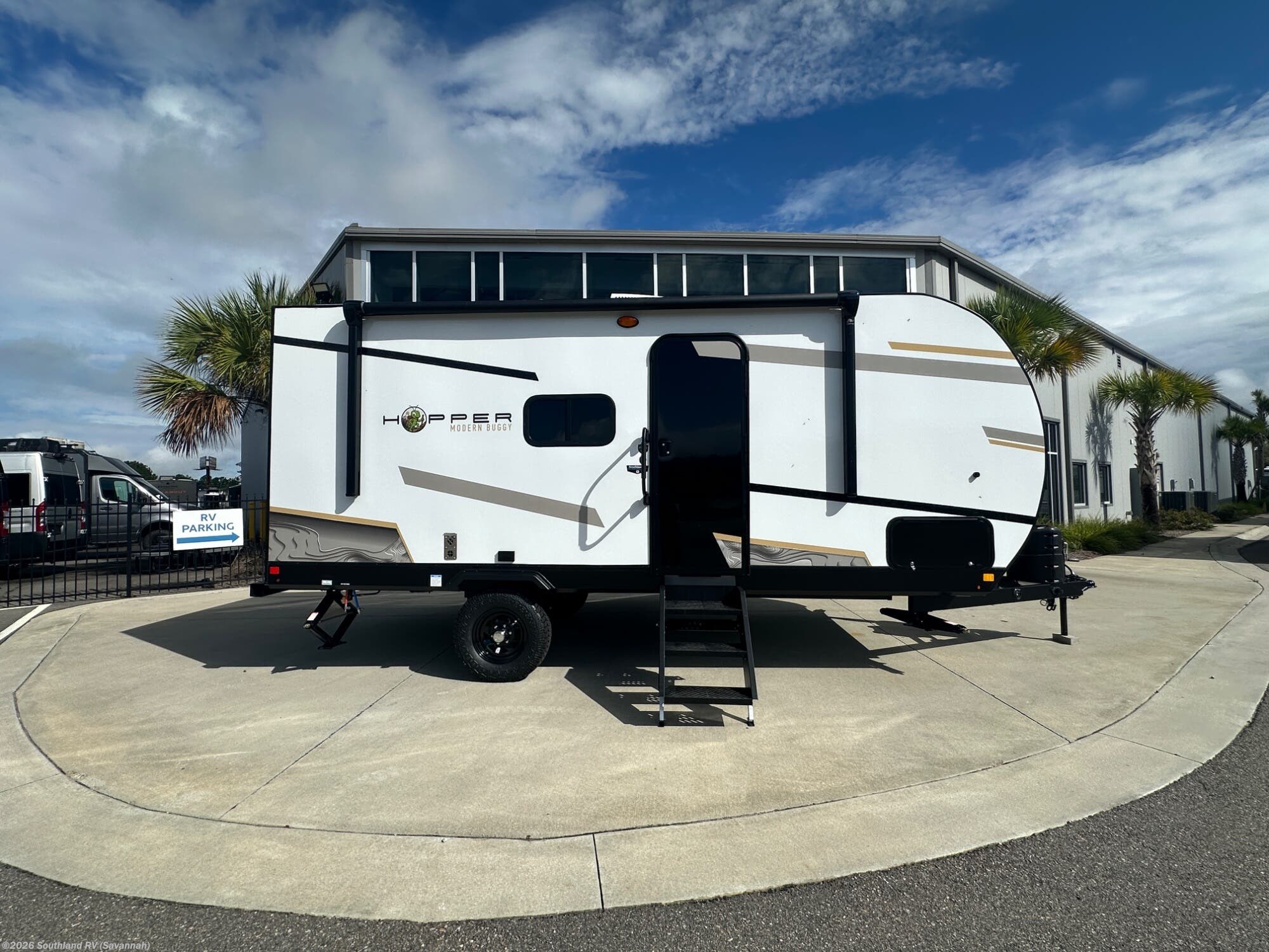 2027 Hopper 4 Hopper 4 by Modern Buggy Trailers from Southland RV in Savannah, Georgia