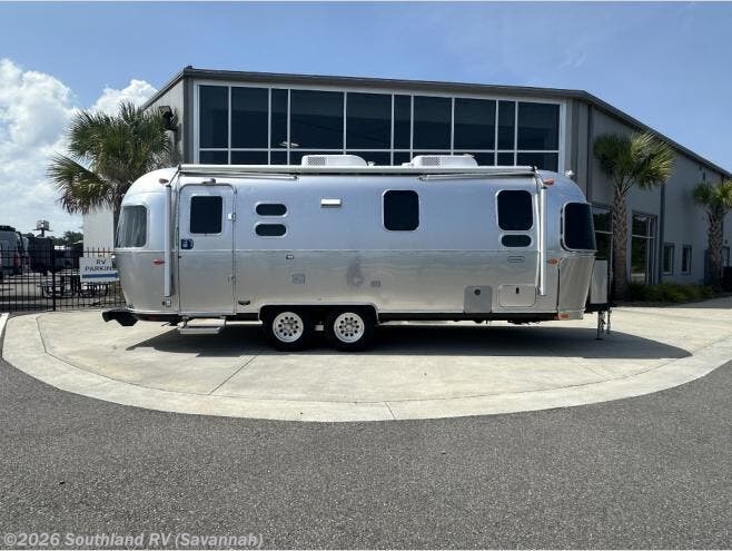 New 2027 Airstream Globetrotter 25FB Twin available in Savannah, Georgia