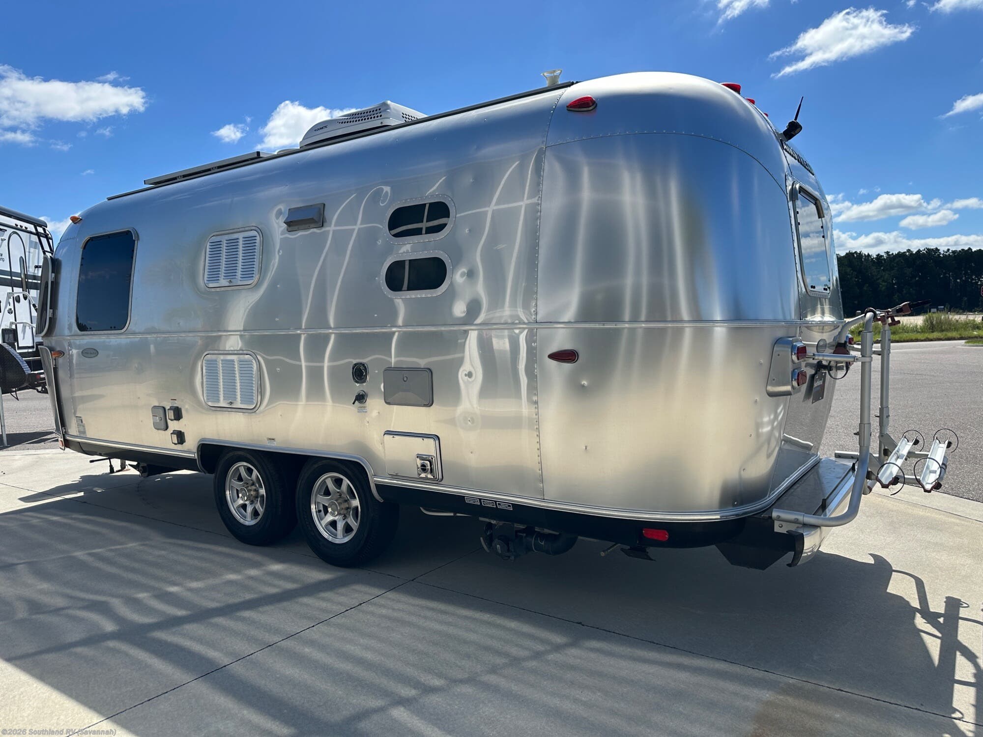 Used 2018 Airstream Flying Cloud 23FB Queen available in Savannah, Georgia