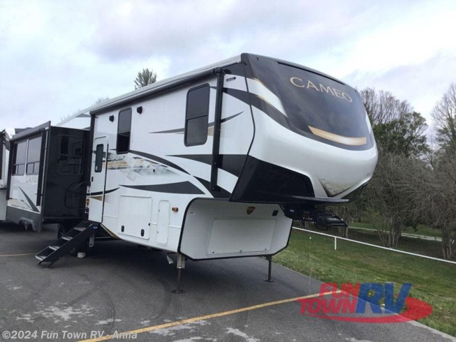 2023 Cameo CE3201RL by CrossRoads from Fun Town RV - Anna in Anna, Illinois