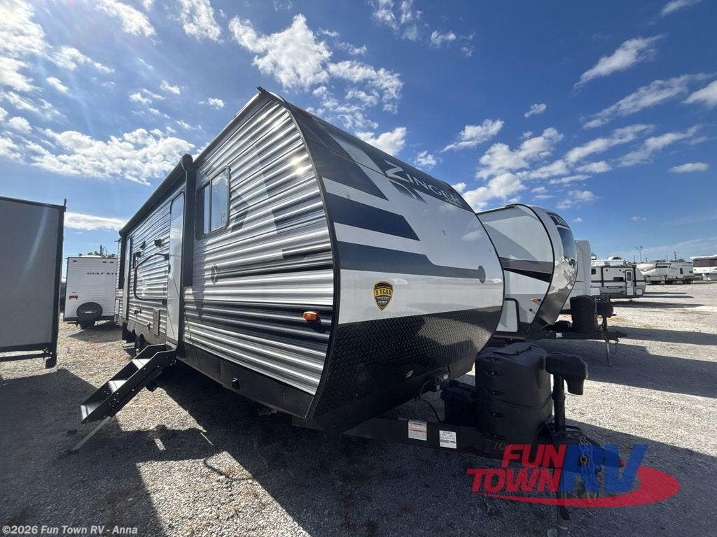 2022 Zinger ZR298FB by CrossRoads from Fun Town RV - Anna in Anna, Illinois