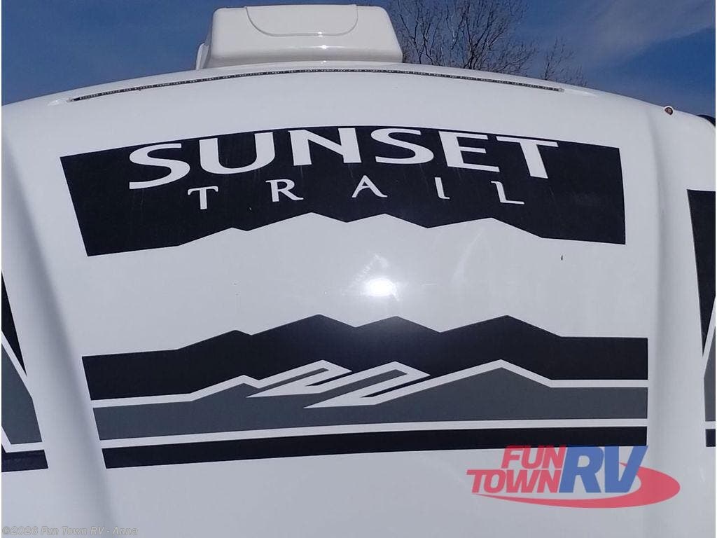 2025 Sunset Trail SS331BH by CrossRoads from Fun Town RV - Anna in Anna, Illinois