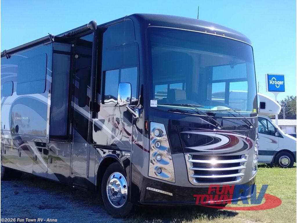 2017 Challenger 37YT by Thor Motor Coach from Fun Town RV - Anna in Anna, Illinois