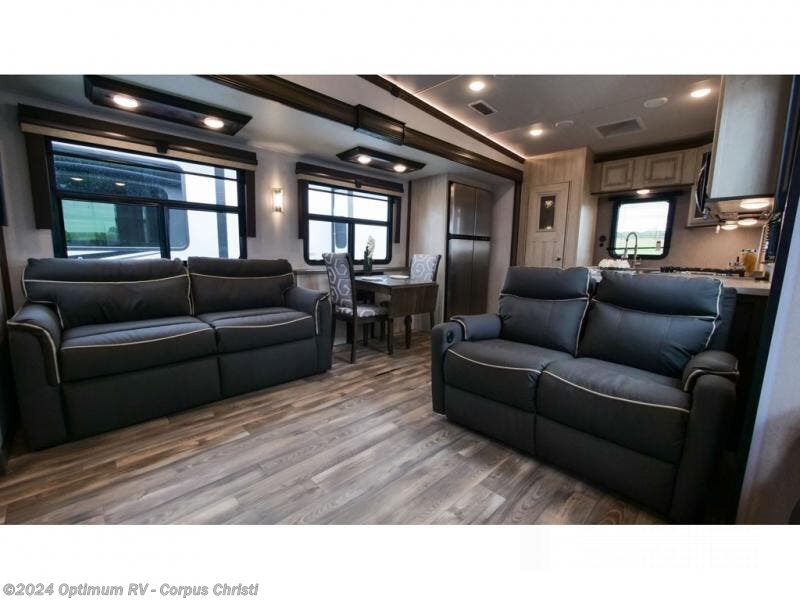2023 Forest River Cardinal Luxury 390FBX RV for Sale in Corpus Christi