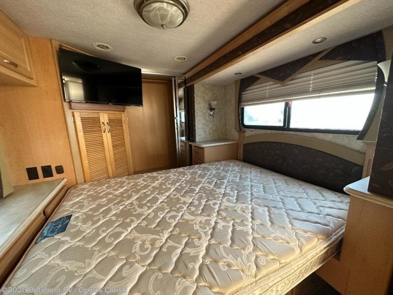 2006 National RV Tropical T398 RV for Sale in Robstown, TX 78380
