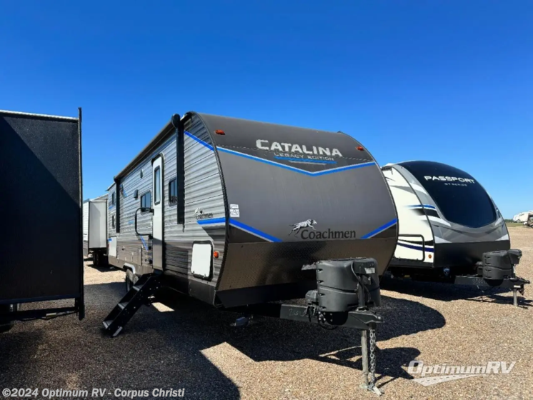 Used 2022 Coachmen Catalina Legacy 293QBCK available in Robstown, Texas