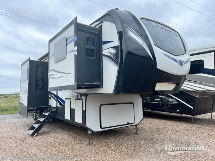 Used 2019 Keystone Avalanche 383FL available in Robstown, Texas
