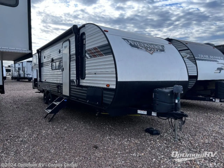 Used 2022 Forest River Wildwood X-Lite 273QBXL available in Robstown, Texas