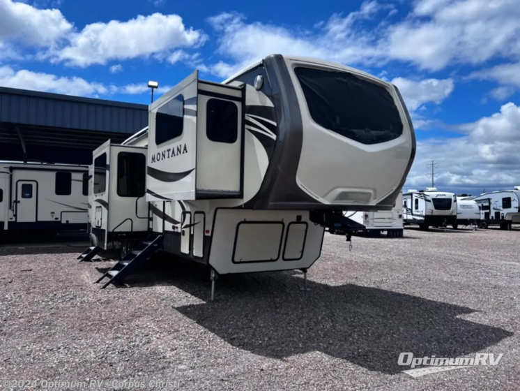 Used 2017 Keystone Montana 3731 FL available in Robstown, Texas