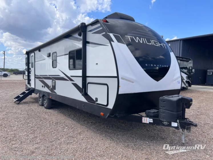 Used 2021 Cruiser RV Twilight Signature TWS 2620 available in Robstown, Texas