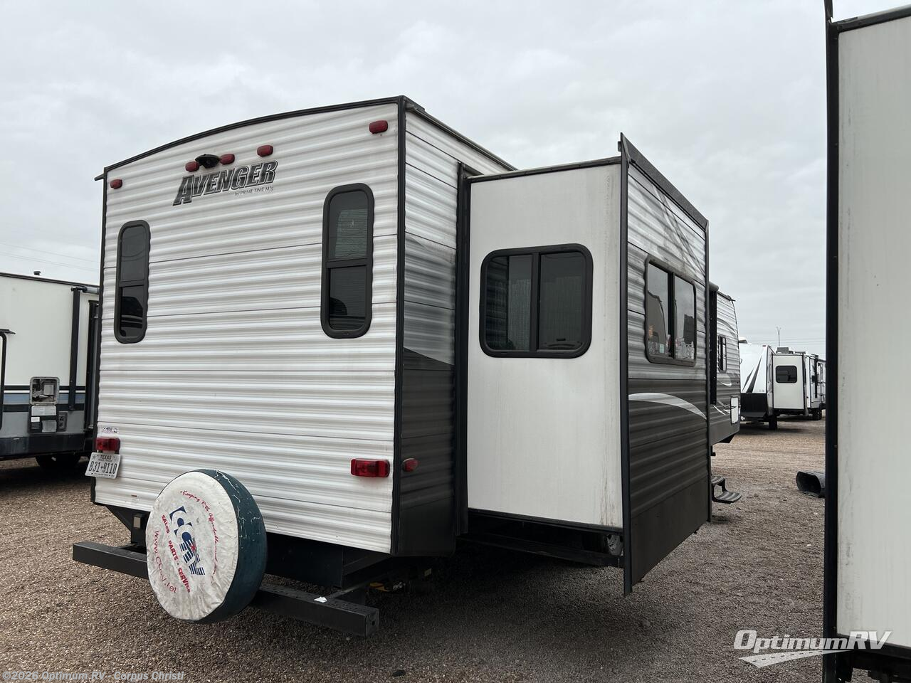 2019 Prime Time Avenger 32DEN - Used Travel Trailer For Sale by Optimum RV - Corpus Christi in Robstown, Texas features Slideout, Awning