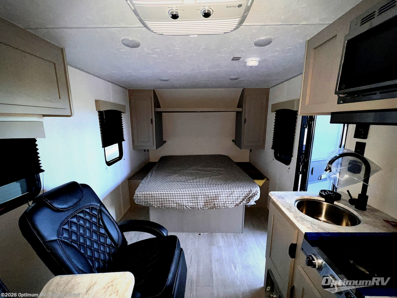 New 2026 Coachmen Clipper 4K Series 18FQ available in Robstown, Texas