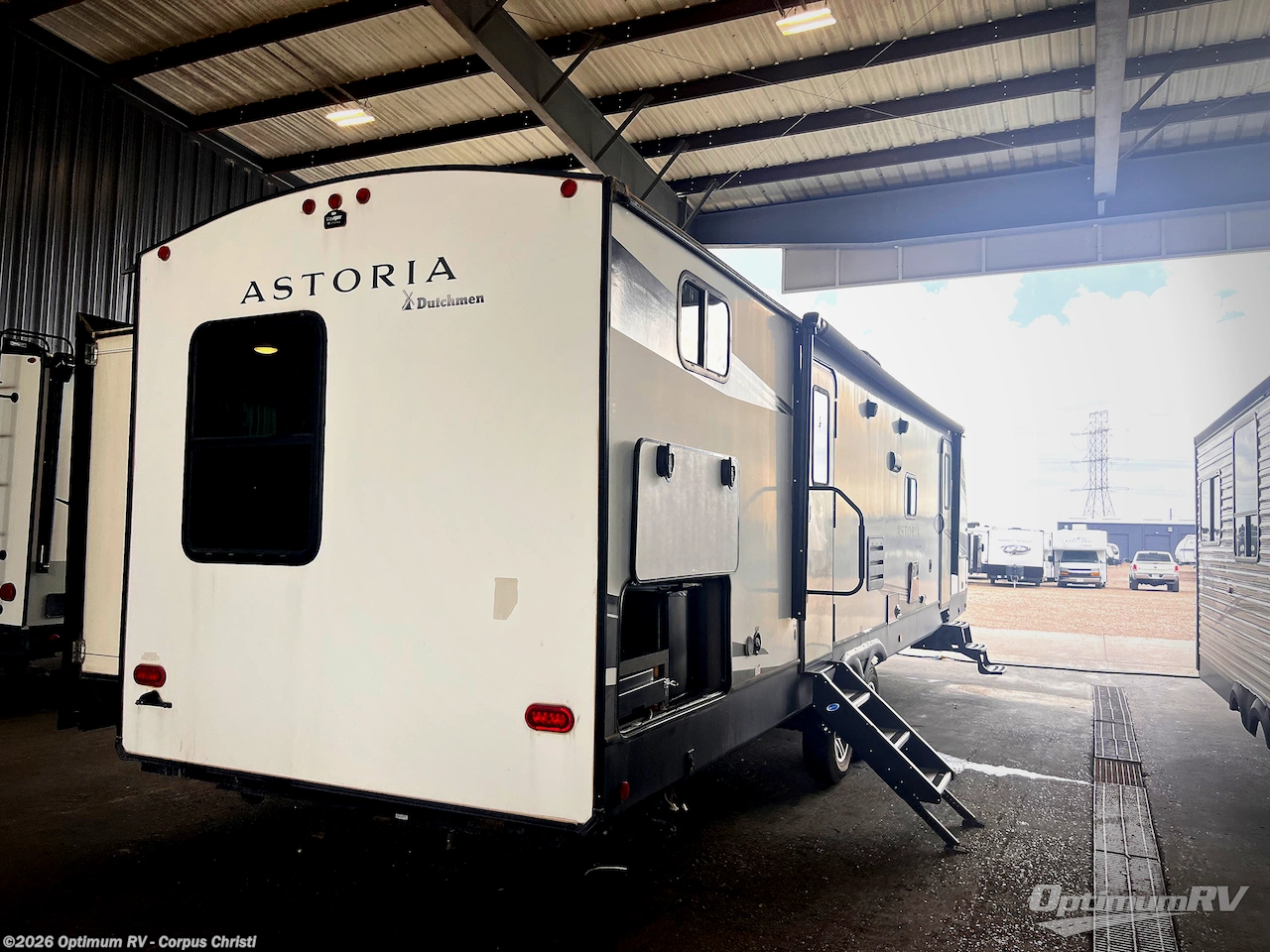 2021 Dutchmen Astoria 3203BH - Used Travel Trailer For Sale by Optimum RV - Corpus Christi in Robstown, Texas features Slideout, Awning