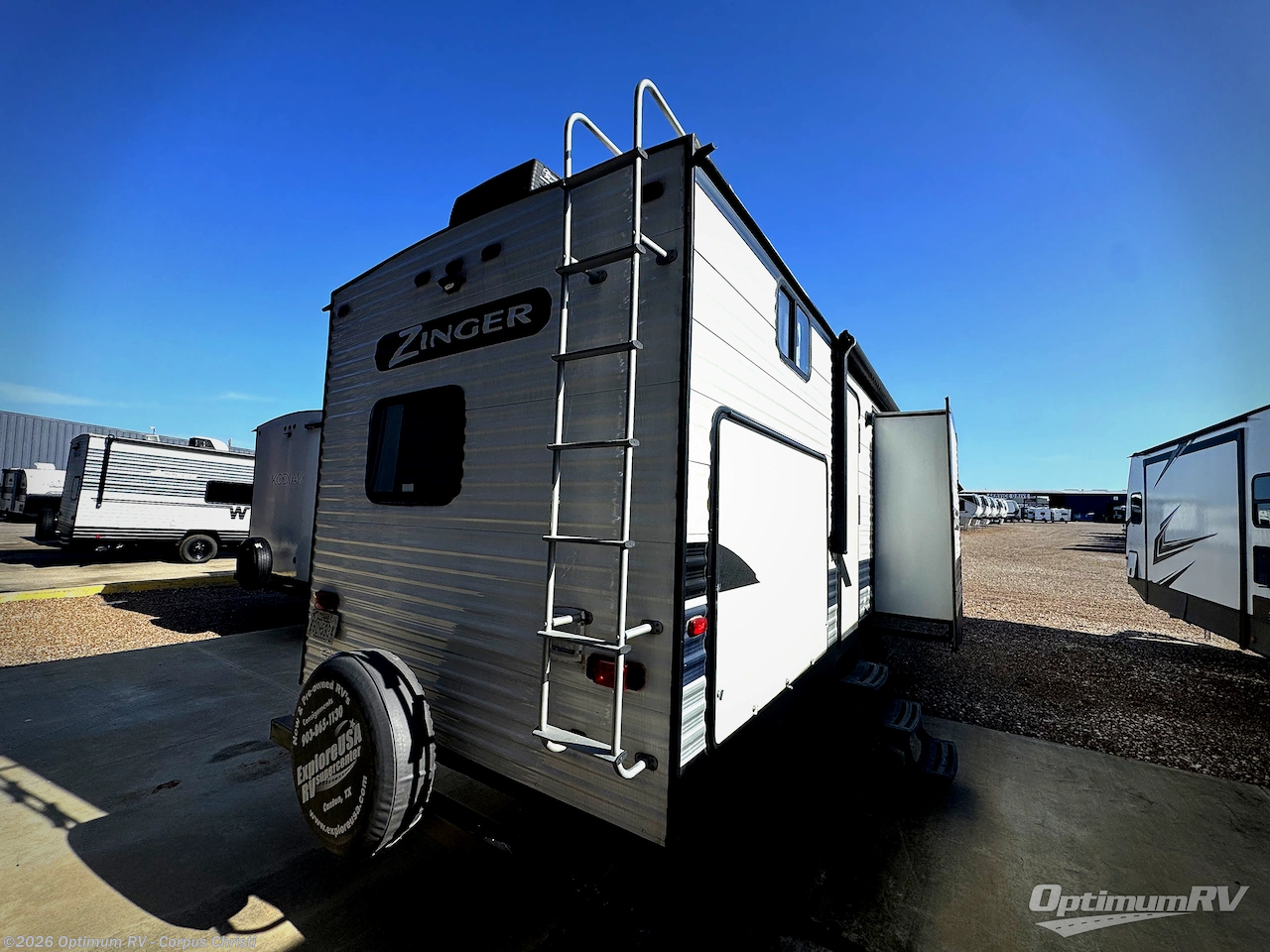 2021 CrossRoads Zinger ZR331BH - Used Travel Trailer For Sale by Optimum RV - Corpus Christi in Robstown, Texas features Slideout