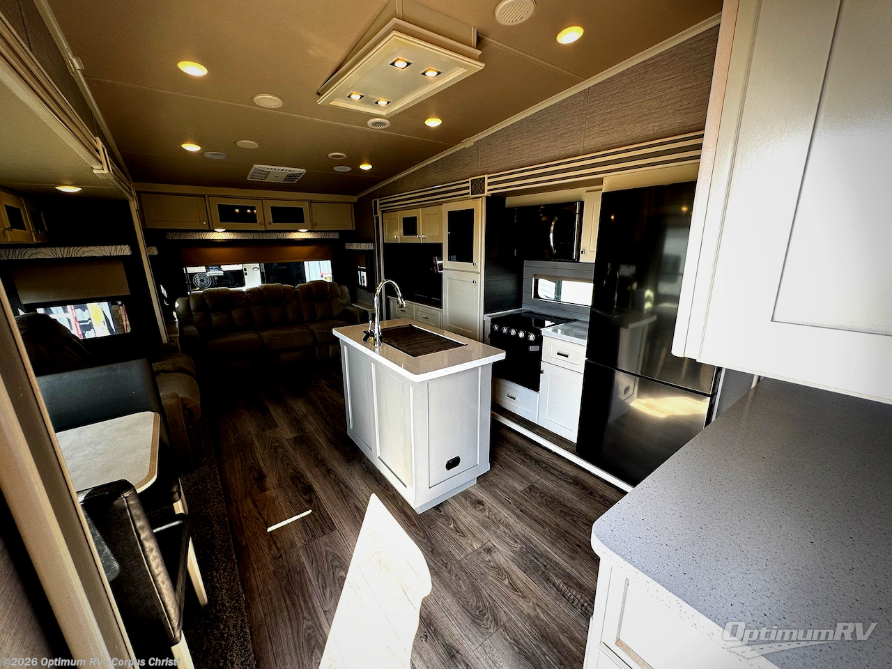 2021 Vanleigh PineCrest 305RLP - Used Fifth Wheel For Sale by Optimum RV - Corpus Christi in Robstown, Texas features Slideout