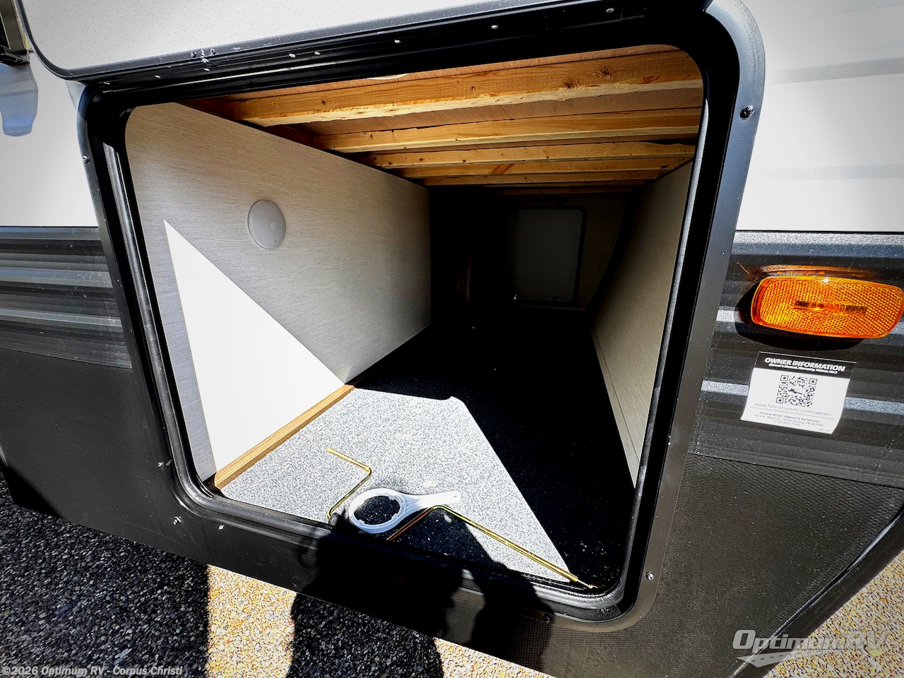 2026 Prime Time Avenger 25MKO - New Travel Trailer For Sale by Optimum RV - Corpus Christi in Robstown, Texas features Awning, Slideout